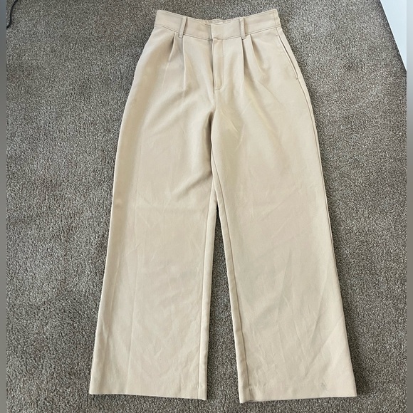 Abercrombie & Fitch Pants - Abercrombie & Fitch Women's Wide Leg Trousers in Beige